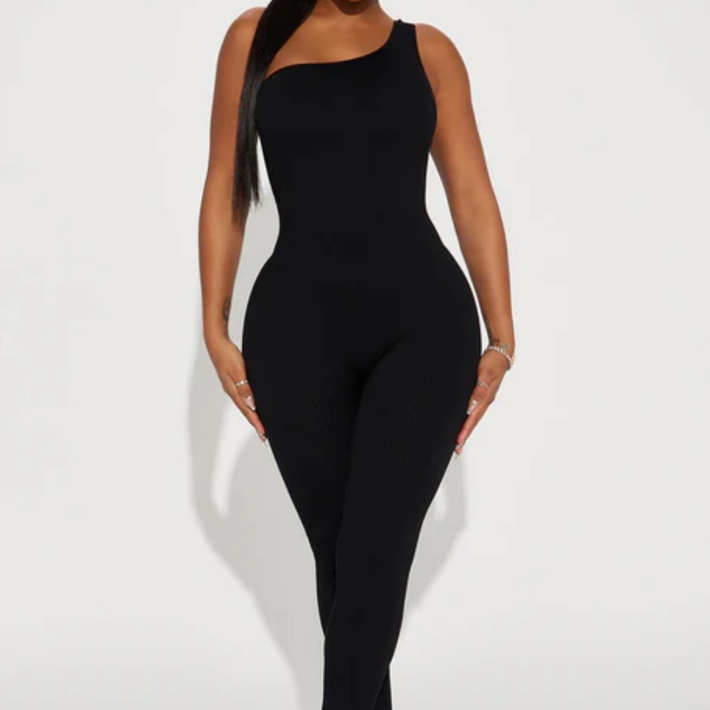 Fashion Nova One-Shoulder Black Jumpsuit